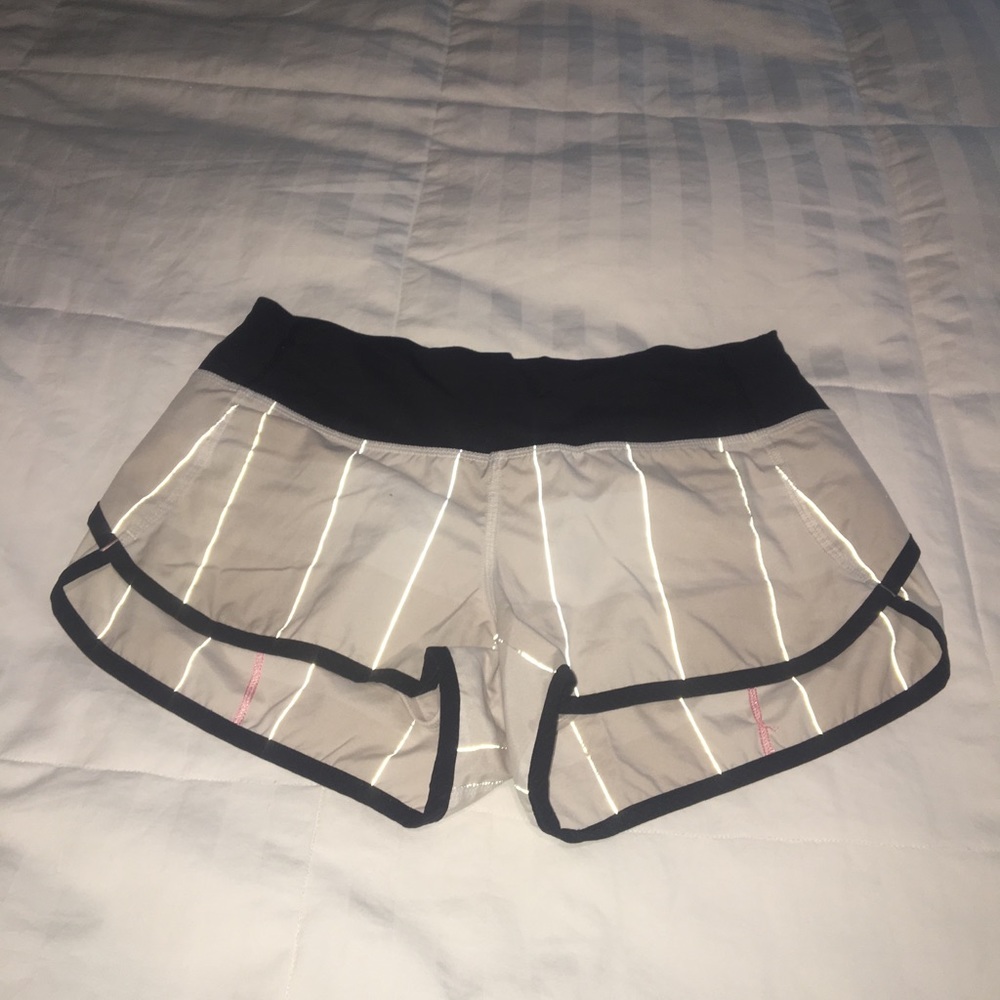 🍋Lululemon Speed Short 🍋 - Picture 3 of 5